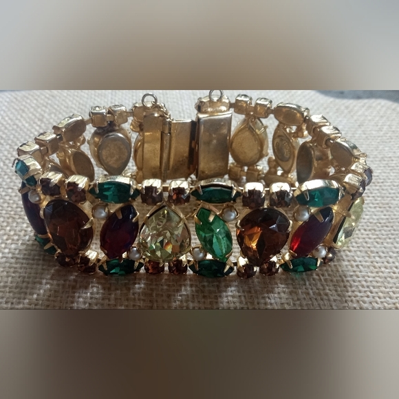 Hattie Carnegie Multi Color, Green Uranium,  Faux Mini Pearls VTG Bracelet - Picture 8 of 16